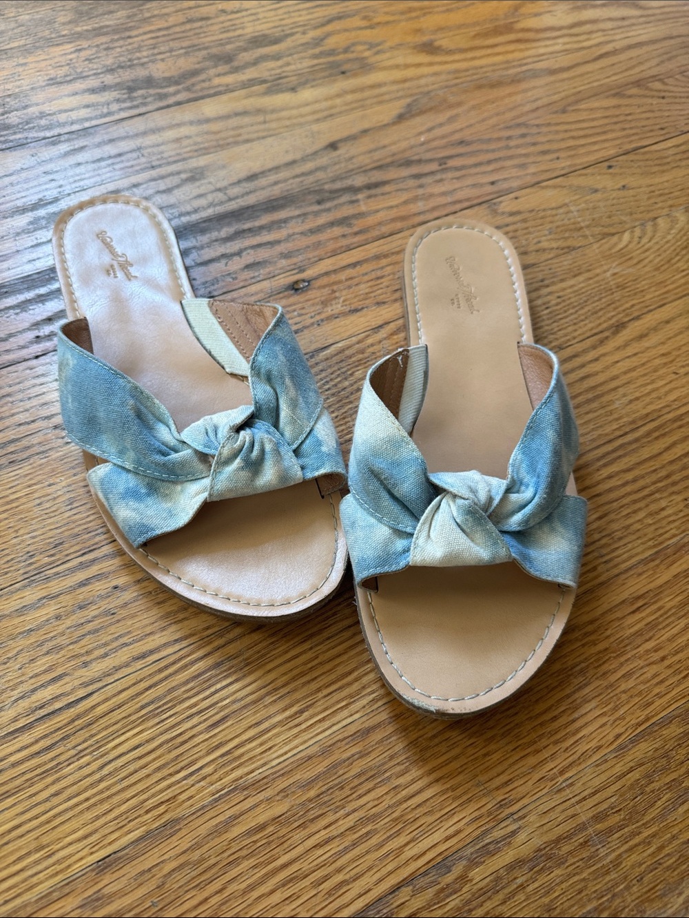 Universal Thread Blue Tie-Dye Knotted Slide Sandals